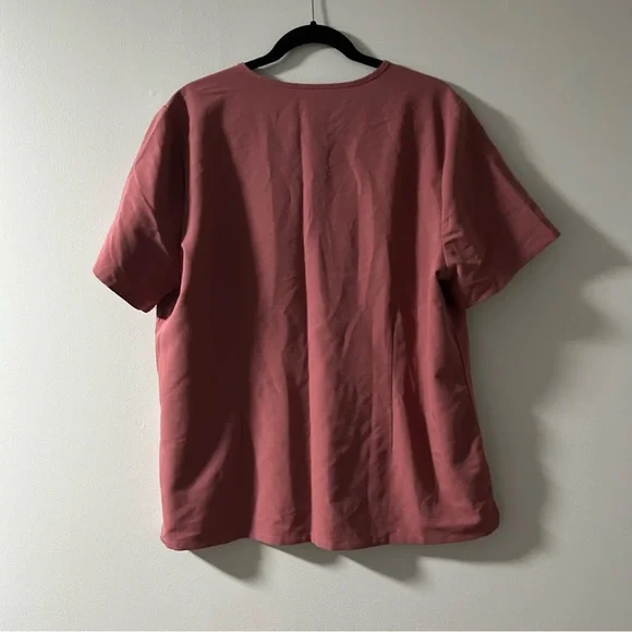 FIGS - Three Pocket Scrub Top - Picture 4 of 4